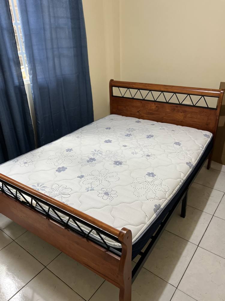 Queen mattress after cleaning